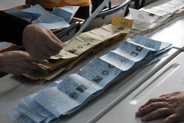 CHP'den İl Seçim Kurulu'na ''yeniden sayım'' itirazı