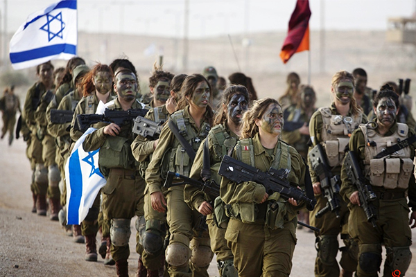 Taylor Swift'in hayranı bir kadın, İsrail ordusuna katılmayı reddettiği için 2 ay hapis yattı