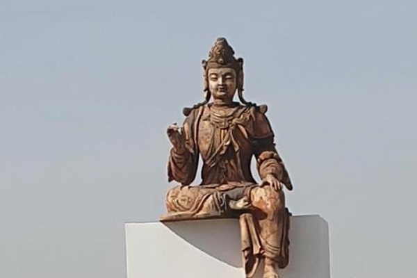 BAE’de, başkent yoluna dikilen Buda heykeli, vatandaşları şaşırttı