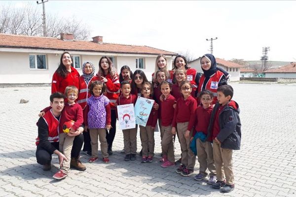 Topladıkları kitaplarla kütüphane kurdular