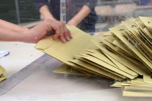 TRT'den sandıklardan canlı yayın için başvuru