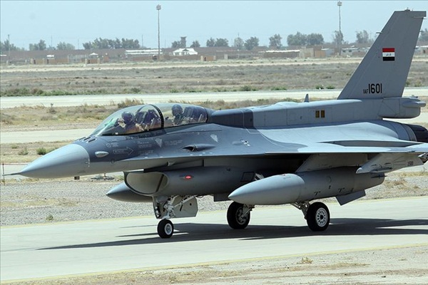 Irak, ABD'den altı F-16 savaş uçağı aldı
