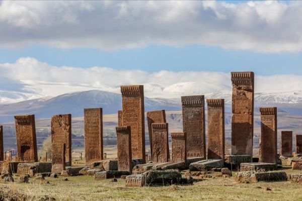 Dünyanın en büyük Türk İslam mezarlığı yeşille bütünleşecek