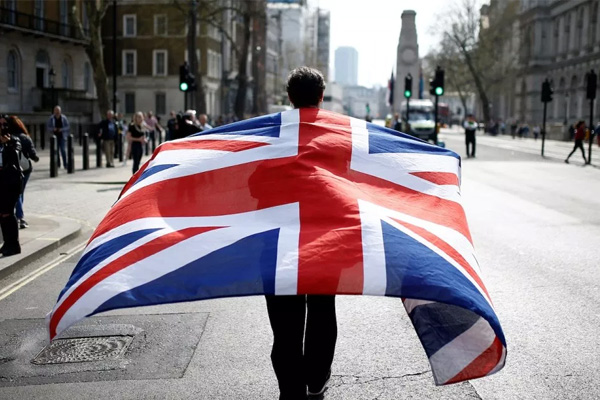 Brexit yorgunu İngilizler güçlü ve cesur lider istiyor