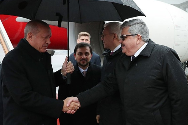 Erdoğan'ın uçağı Moskova'ya indi