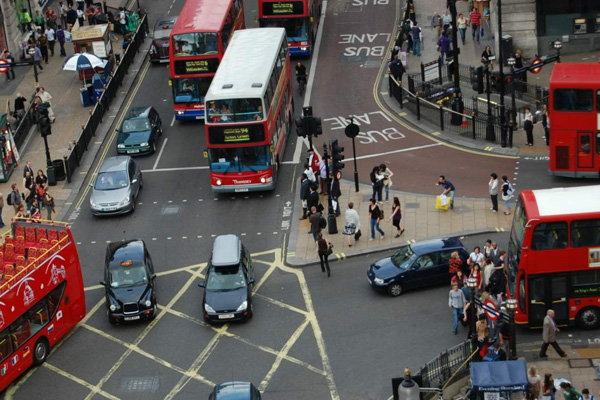 Havayı kirleten araçlar Londra merkezine ücretle girecek