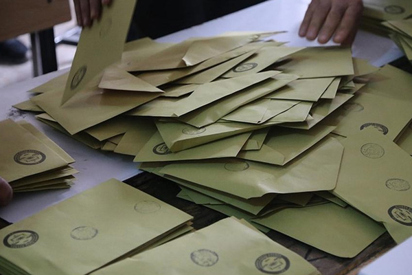 Diyarbakır'da 59 oy pusulası kayıp, Ak Parti itiraz etti