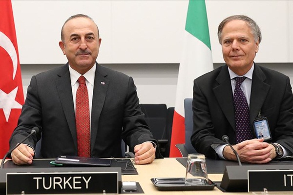 Bakan Çavuşoğlu, İtalyan mevkidaşı ile görüştü