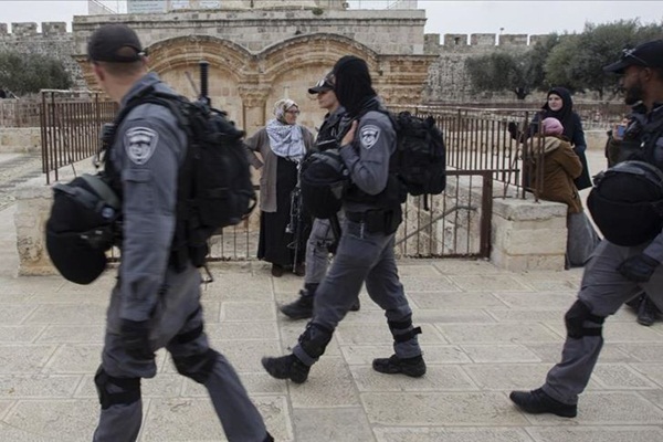 Fanatik Yahudilerden Mescid-i Aksa'ya baskın