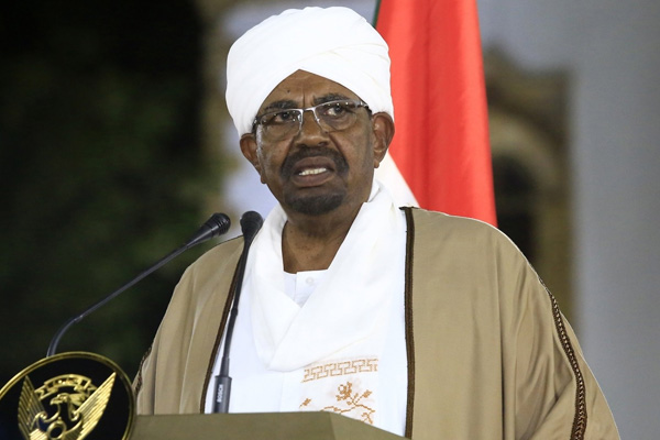 Protestoların devam ettiği Sudan'da Ömer el-Beşir'den açıklama!