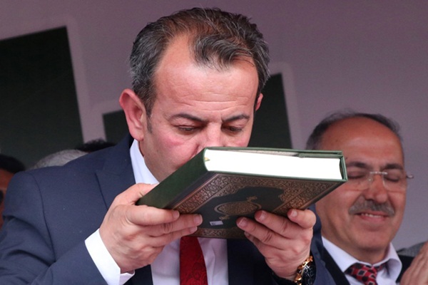 CHP'li başkan, Suriyeli mültecilere yardımları kesti