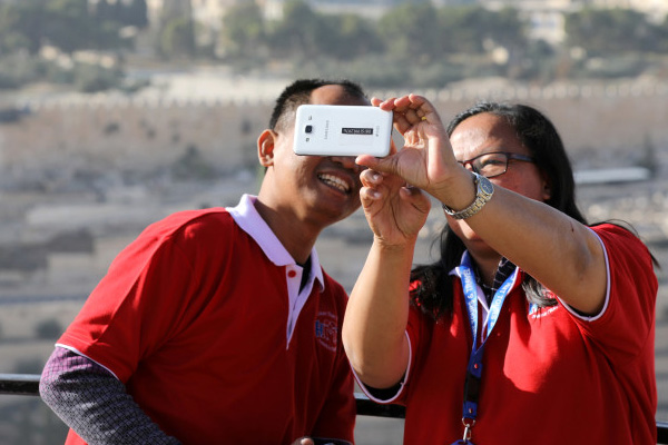 Çinli Müslümanların Kudüs ziyareti: 'Mescid-i Aksâ içinde bile kırmızı Çin bayrağı taşıyorlar'