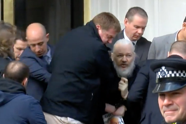 Julian Assange ABD'ye iade edilecek mi? İngiltere'den açıklama geldi