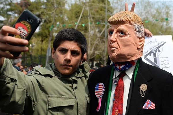 İran'da ABD'nin Devrim Muhafızları kararı protesto edildi