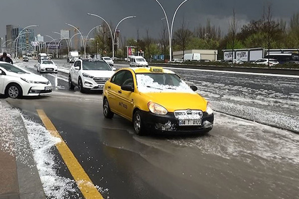 Ankara'yı dolu vurdu