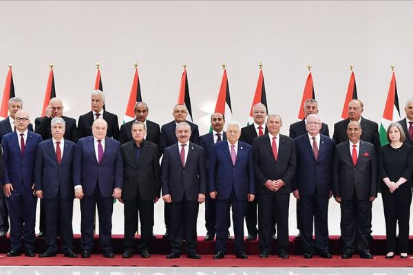 Filistin'in yeni kabinesinin üyeleri yemin etti