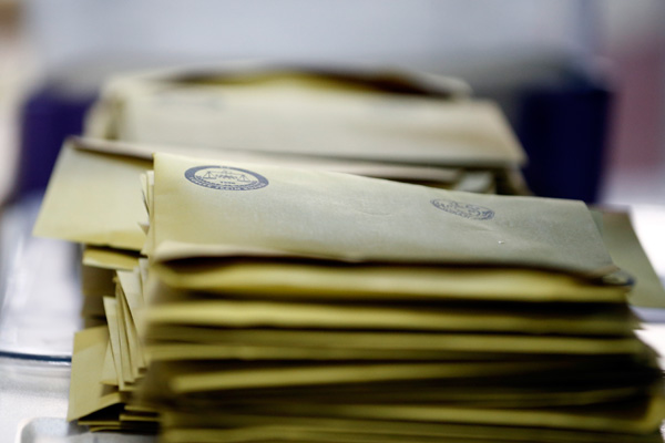 YSK'dan karar: Seçimlerin yenileneceği yerlerde mazbatalar iptal