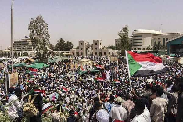 Mısır, Suudi Arabistan ve BAE'den Sudan'a ziyaret