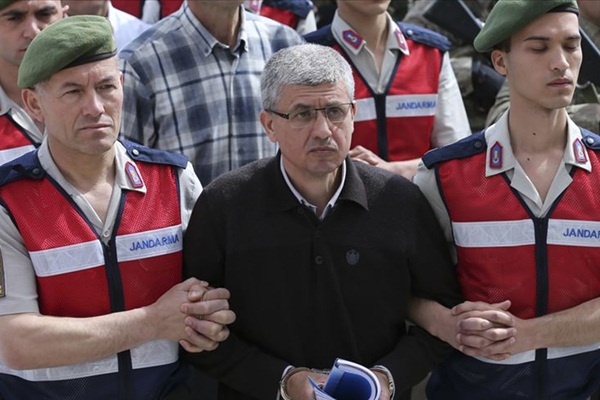 FETÖ'cü eski tuğamiral, parmak izini inkar etti