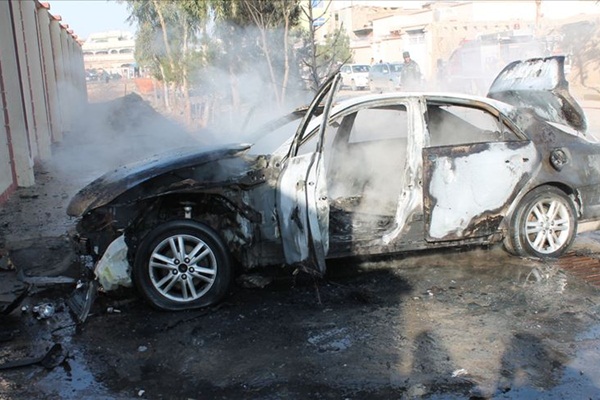 Afganistan'da istihbarat binasına bombalı araçla saldırı