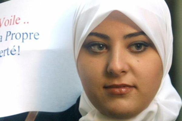 Fransa'da mahkeme başörtüsü nedeniyle  işten çıkarılan kadını haklı buldu
