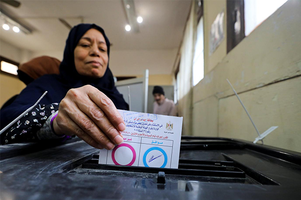 Mısır'da halk, Anayasa referandumu için sandık başında