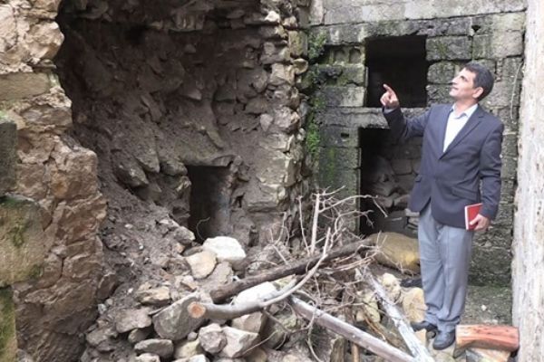 Duvar yıkılınca 600 yıllık medresenin vakfiyesi ortaya çıktı