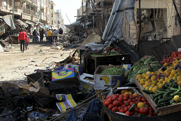 Esed rejimi pazar yerine saldırdı