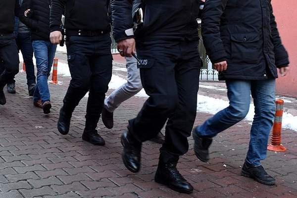 FETÖ'nün yeni yapılanmasına operasyon: 24 gözaltı
