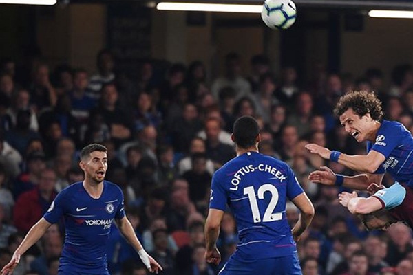 Chelsea berabere kaldı