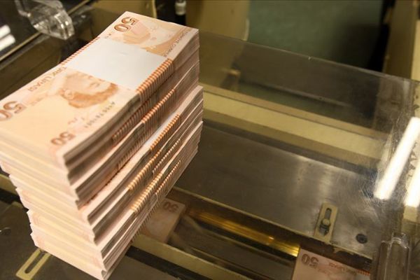 Hazine 3,2 milyar lira borçlandı