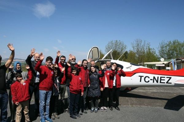 TEKNOFEST 23 Nisan coşkusunu çocuklarla göklere taşıdı