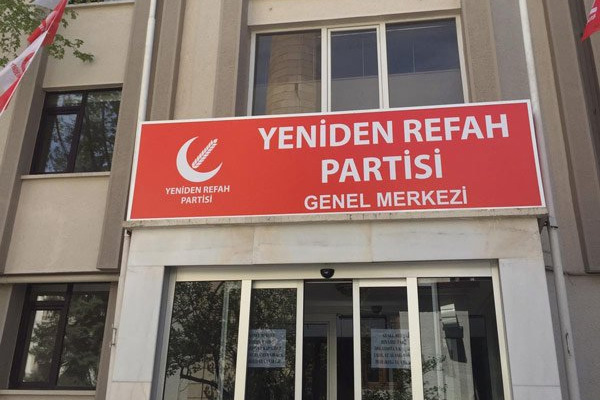 Saadet Partisinin boşalttığı binaya Erbakan yerleşti