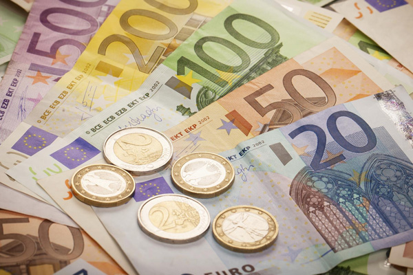 Almanya'da iş dünyası güveni nisanda geriledi