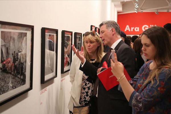 Londra'da Ara Güler sergisi