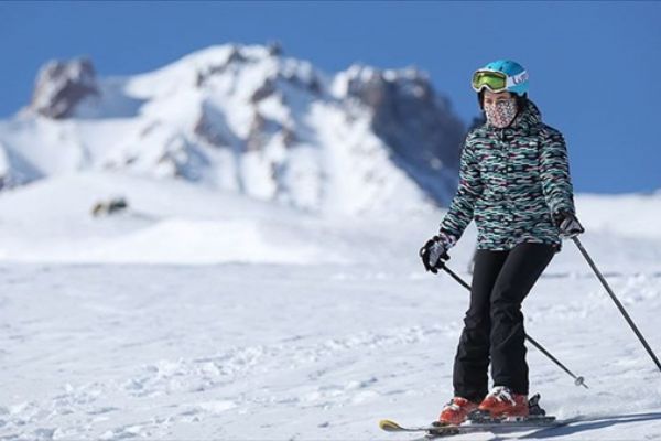 Erciyes son 4 yılın en uzun kayak sezonunu geçiriyor