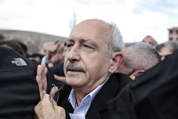 Kılıçdaroğlu'na saldıran Osman Sarıgün'ün oğlu: Babam koruma amaçlı karakolda tutuluyor