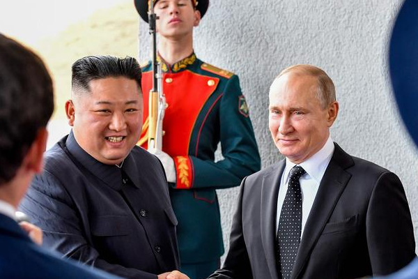 Putin ve Kim buluştu