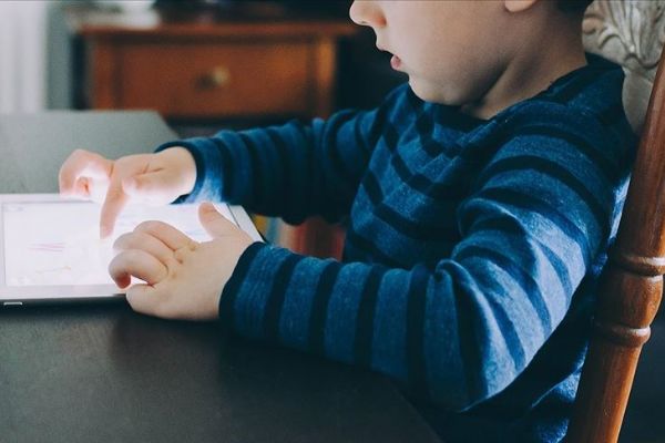 DSÖ'den ebeveynlere ekran uyarısı