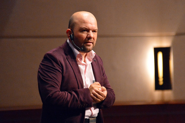 Yazar Talha Uğurluel'e tahliye