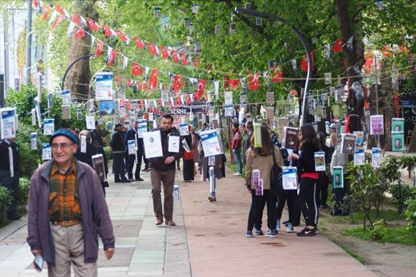 Kocaeli'de ağaçlar kitap açtı