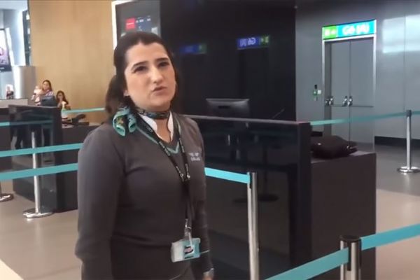 Hakarete uğrayan havalimanı çalışanı şikayetçi oldu