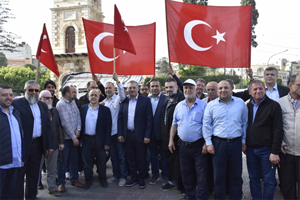 Lübnan'da, Türk bayrağının yakılması protesto edildi