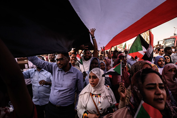 Sudan’da ordu ile muhalif gruplar geçici konsey kurulmasında uzlaştı