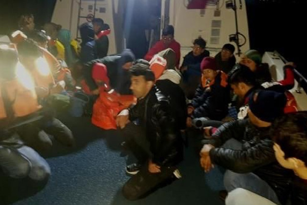 Çanakkale'de 30 kaçak göçmen yakalandı