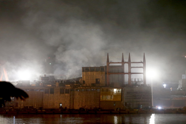 Tuzla'da tersane yangını