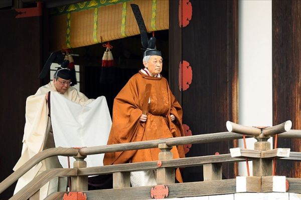 Akihito ile 30 yıl, doğal afetler, 17 başbakan ve yaşlanan Japonya