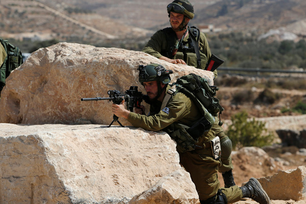 İsrail askerleri Gazze'de Filistinli bir balıkçıyı yaraladı