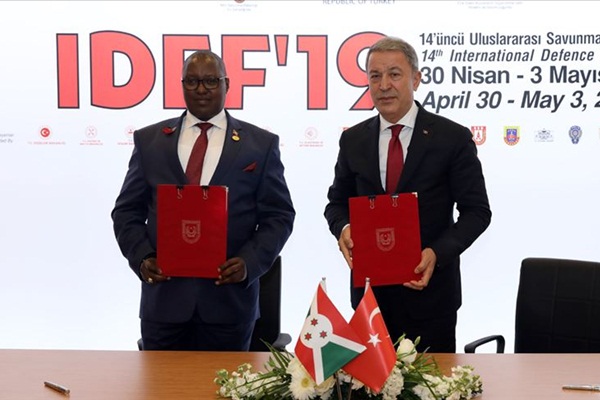 Bakan Hulusi Akar yabancı bakanlarla bir araya geldi