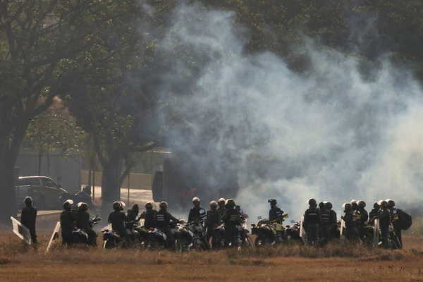 Rusya Dışişleri'nden Venezuela darbe girişimi açıklaması